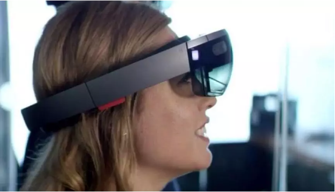 HoloLens一代产品